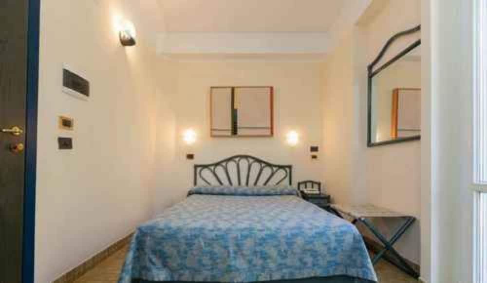 Hotel Della Baia Porto Venere Exterior photo