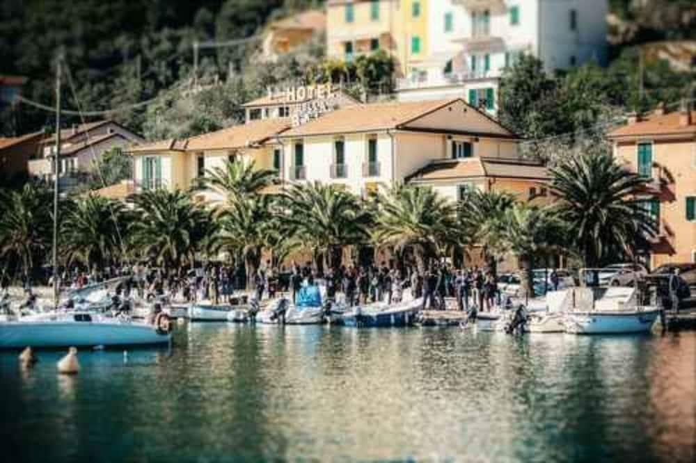 Hotel Della Baia Porto Venere Exterior photo