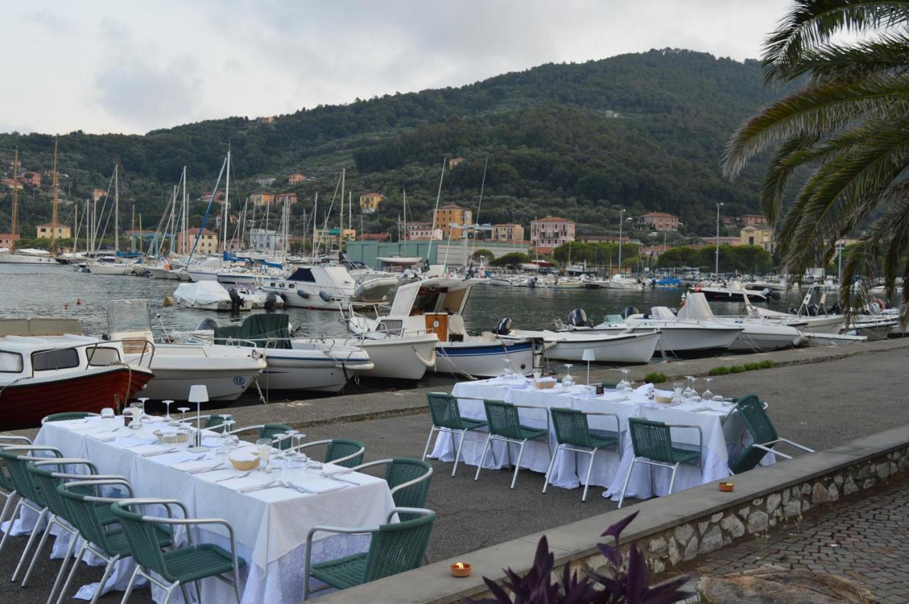 Hotel Della Baia Porto Venere Exterior photo